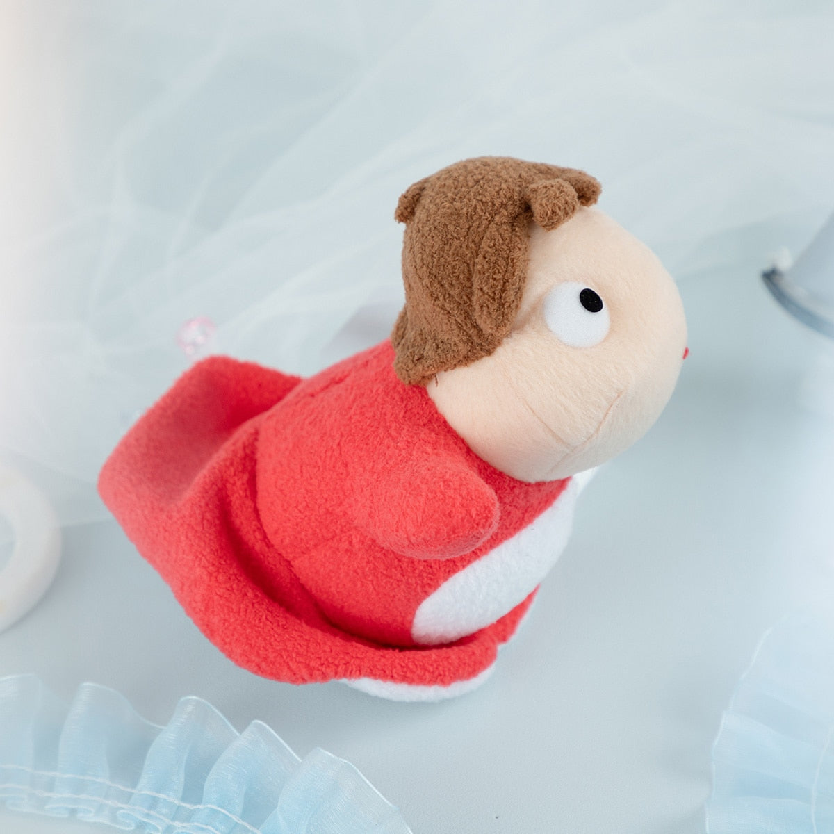 Plyšáček Ponyo z útesu nad mořem