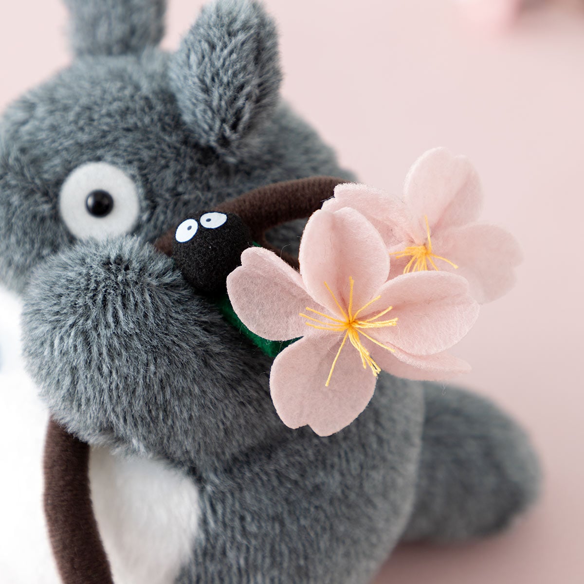 Totoro plyšák – Sakura Blossom