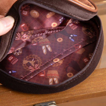 Čokoládový dort pro Kiki – pouzdro (L)🍫