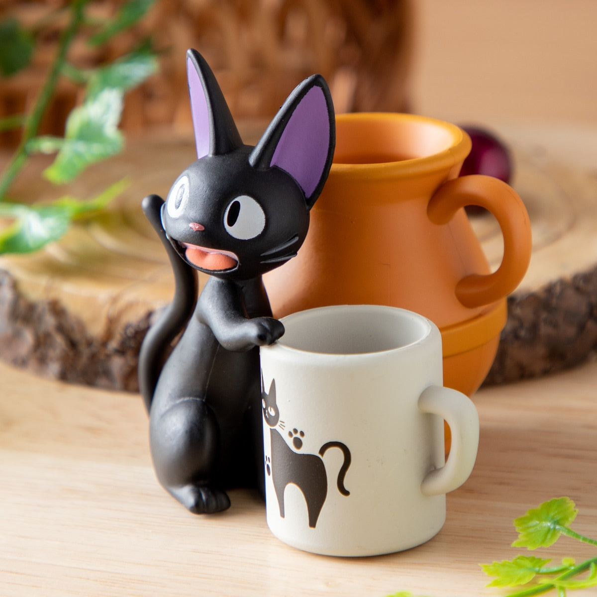 Stojánek na tužky – figurka Jiji – Doručovací služba čarodějky Kiki