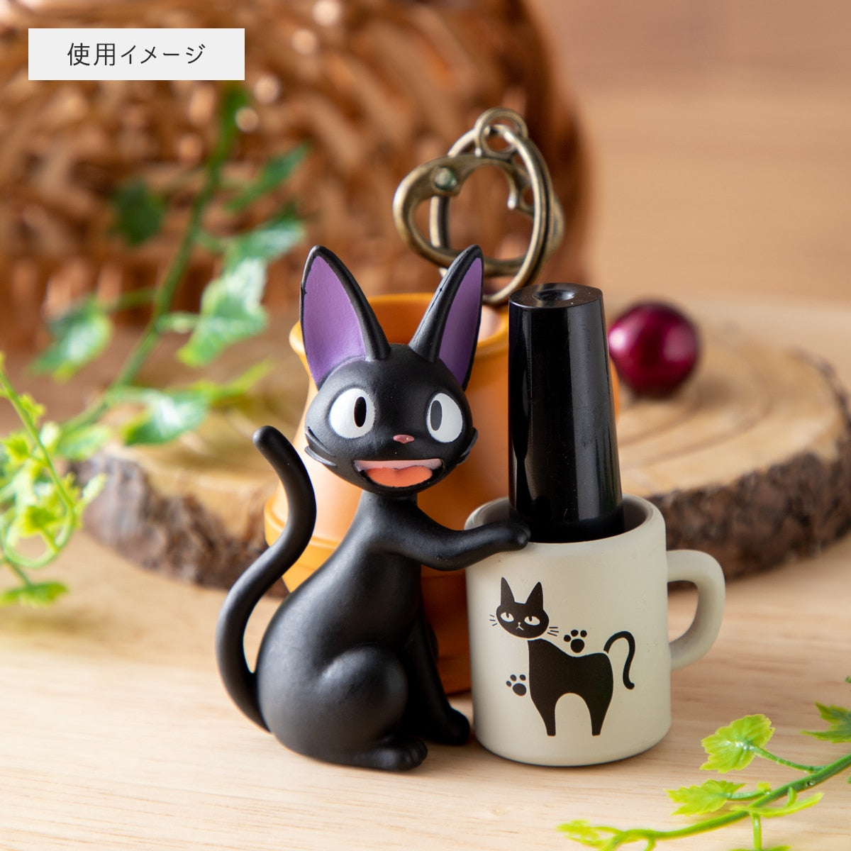 Stojánek na tužky – figurka Jiji – Doručovací služba čarodějky Kiki