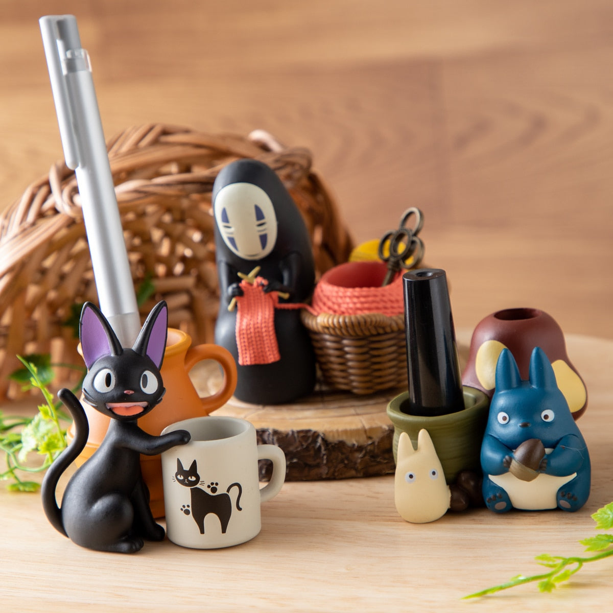 Stojánek na tužky – figurka Jiji – Doručovací služba čarodějky Kiki