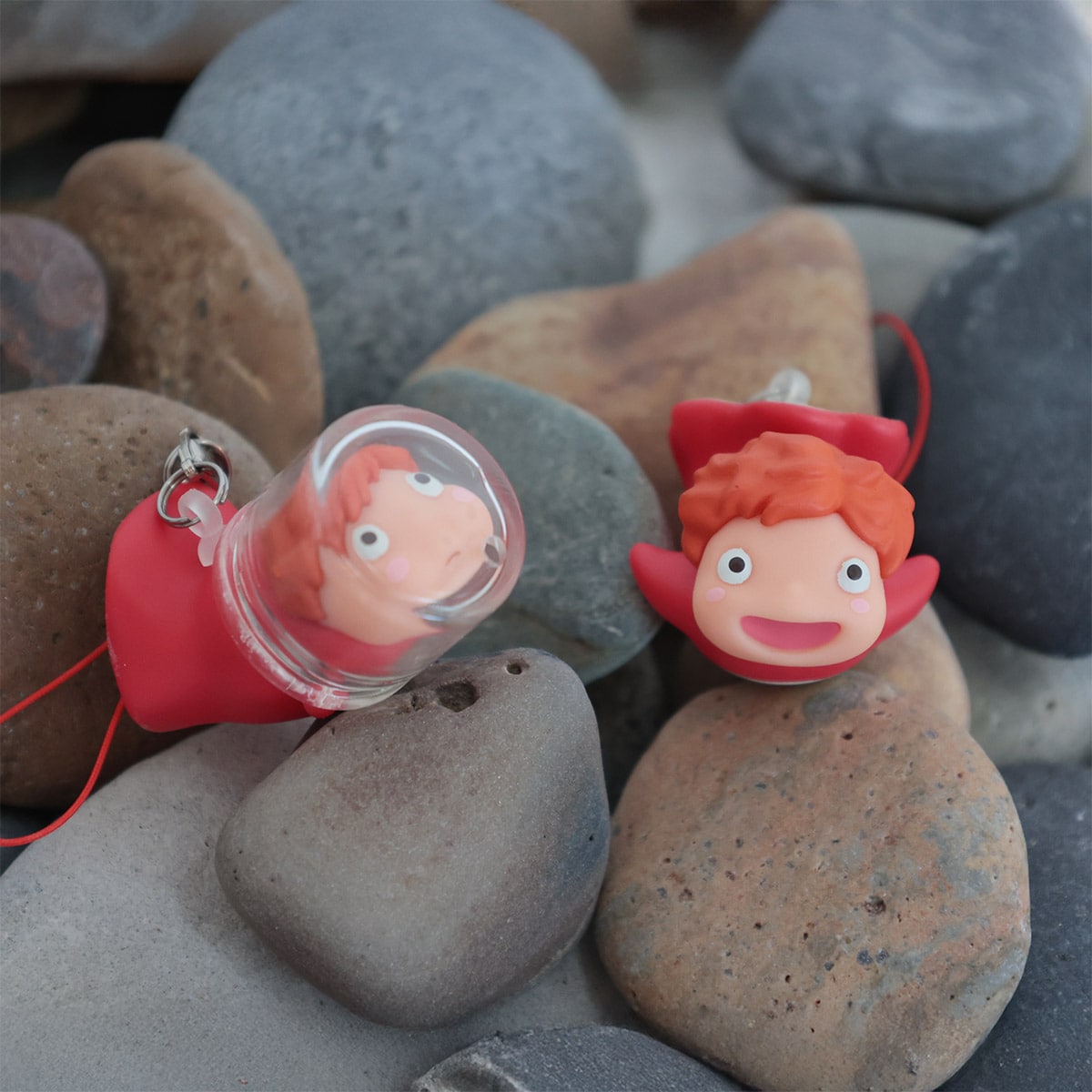 Přívěsek Ponyo – Ponyo ve stojce